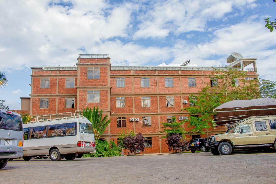Summit Lodge Marombosa 외부 사진